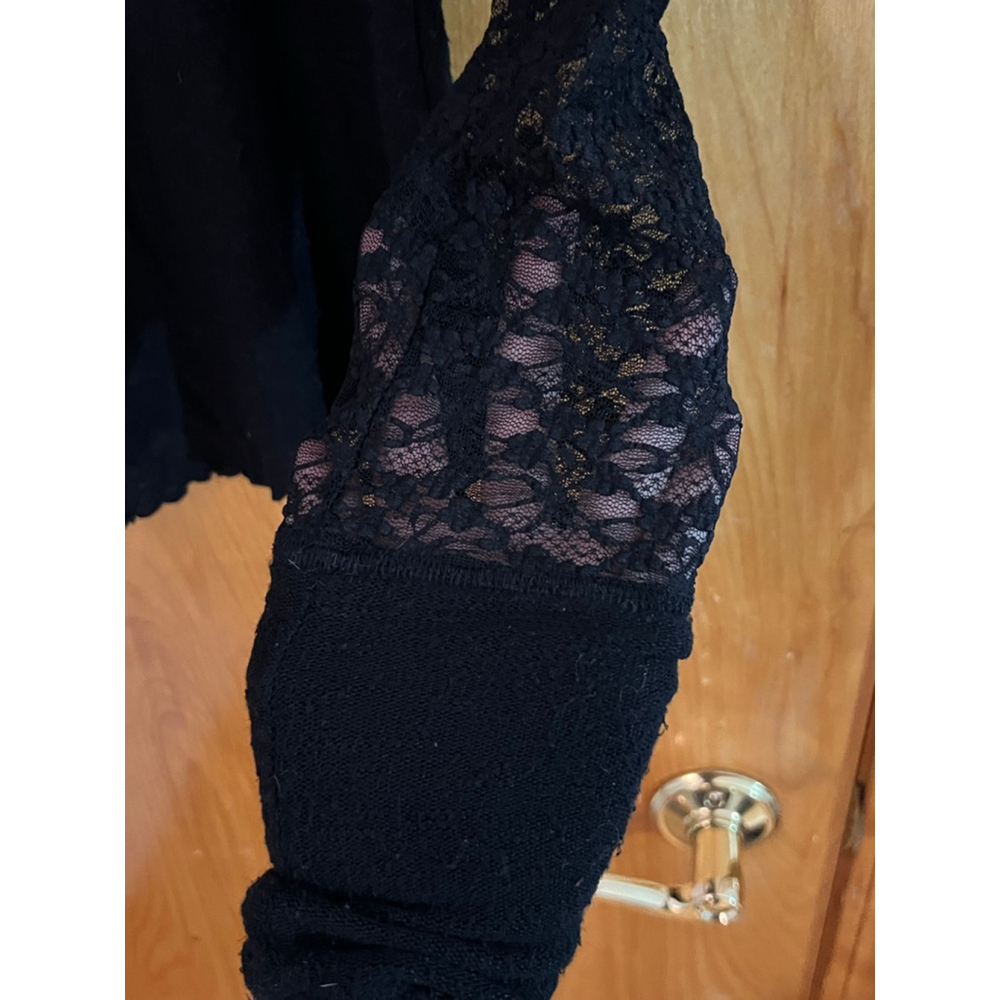 Free People Black Long Sleeve Knit and Lace Shirt Women’s Size XS GUC - Picture 3 of 7